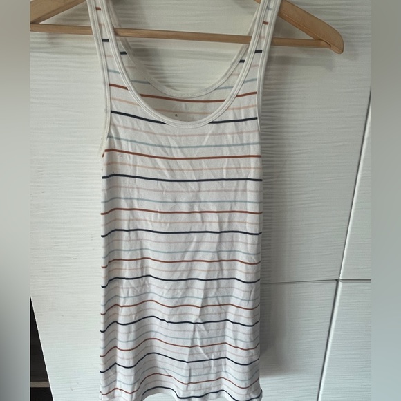 Tank - Picture 2 of 2